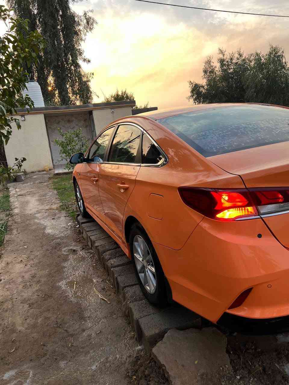 سلام عليكم لبيع سوناته موديل 19وارد كوري سياره خطين غاز بانزين مكينه 2000دوش مكينه وحداديه وكير كله كفاله بيه منضومه زنون  سياره مال جناي حلو مرتبه بيه طخات بسيطه سعرها 177بيه مجال قليل لااستفسار ‏‪***********‬‏
