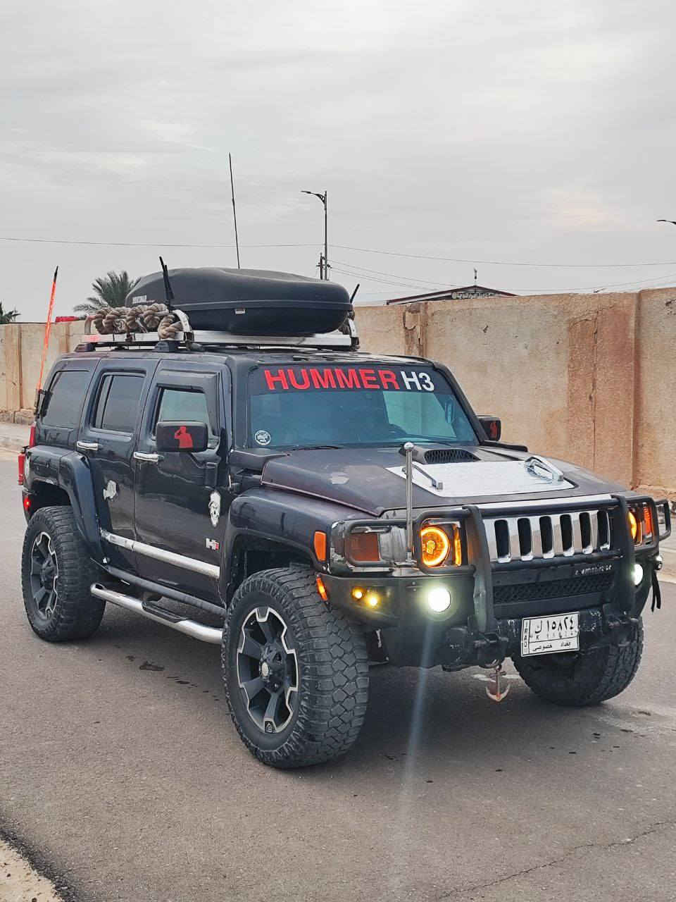 همر H3 
موديل 2008 
رقم بغداد تحويل مباشر مشروع وطني محرك كير مكفولات تبريد تتفئه حداديه جديده باتري جديد تخم تاير سستم كامل فول مواصفات 
فور ويل دمام شاشه كامرات 
السعر 70 ورقه بيها مجال شي قليل 
السياره مصبوغه عام 
هاتف *********** 
مكاني كوت مركز مدينه
