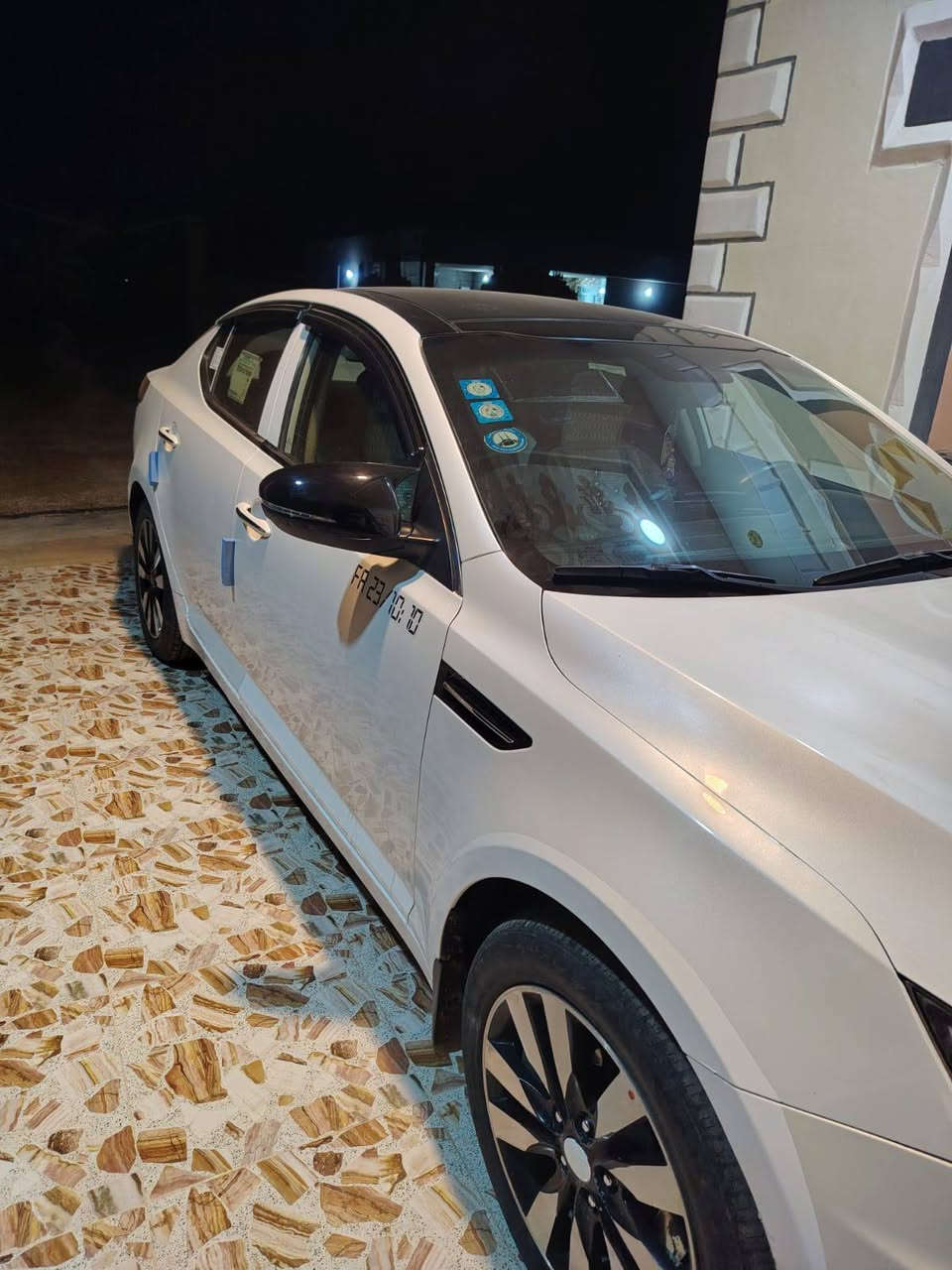 السلام عليكم أوبتيما موديل ١٢ خليجيه كفاله عامه عدا رصعات خفيفه سياره كفاله كير محرك رقم بغداد بسمنه تحويل مباشر سعر ١٤٣ وبيه مجال بسيط للتواصل الاتصال على الرقم ***********
