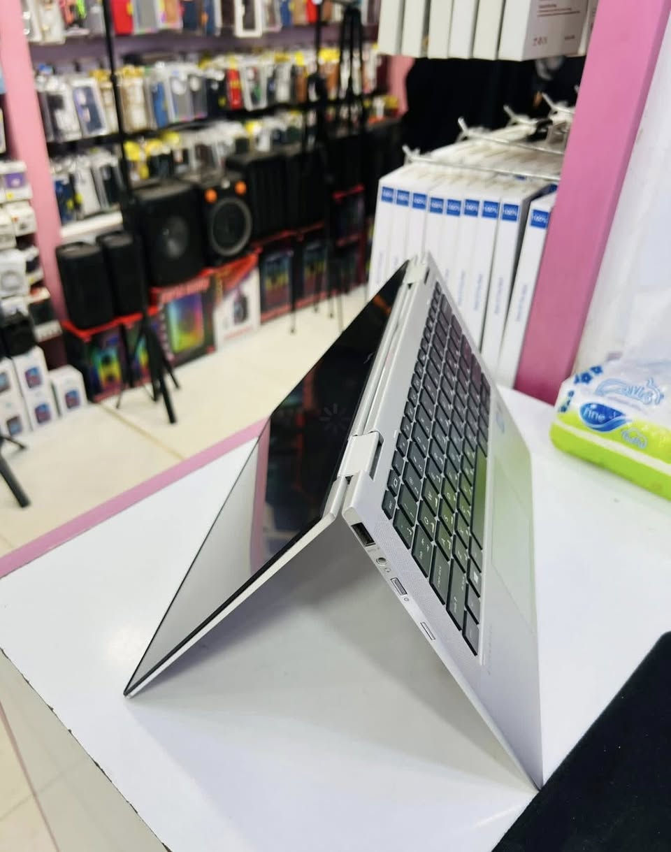 السلام عليكم
لابتوب hp

كور اي فايف 

الجيل الثامن 

ذاكره 256ssd

رام 8

لمس 10اصابع 

وقلاب 360درجه اتريده لابتوب اتريده ايباد 2✅

نضافته 100‎%‎

يدعم الشحن السريع ل70واط 

كامل ملحقاته وياه والشاحن الاصلي هم✅

السعر390

استفسار واتساب ***********
