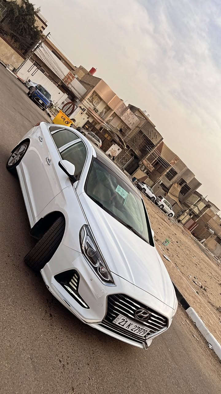 هونداي سوناتا ❤️
2019
خليجه كفاله عامه شرط
عده رصعات بسيطه 
ماشيه 62 km
فول موصفات خنك 
2400 دوش 
سياره رقم سليمانيه بسمي لل30 تنتهي
السعر 180 بيه مجال 
مكاني كربلاء *********** كربلاء, العراق
