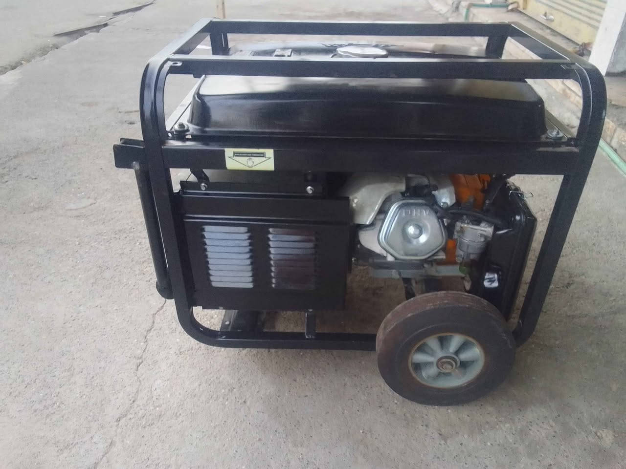 مولده كنك بور ٥ كيفي ٢٠ انبير نظيفه جدا شرط برغي مامفتوح شركه محرك ملف نحاس كلو شرط السعر 250الف موصل ايسر *********** موصل, نينوى
