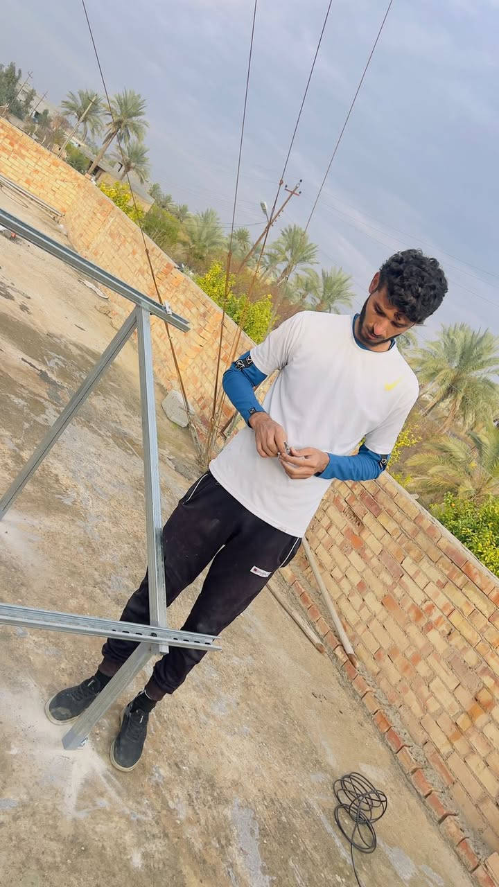 عندما تجتمع الهندسة الدقيقة مع تكنولوجيا الطاقة المستدامة ☀️
بإشراف ميداني مباشر من المهندس باسم الحسن، تعلن شركة "قوة الشمس - Sunpower" عن إنجاز محطة طاقة شمسية بقدرة 12 امبير نهاري و 10 امبير ليلي للاخ #هادر_ثاير_مناور في قرية جويزرات ، حيث نضع بين أيديكم خبرتنا في تحويل الحسابات الكهربائية المعقدة إلى واقع ملموس ومستقر.
لماذا تختار منظوماتنا؟
• 🛡️ ضمان يمتد للأجيال: 15 سنة على الألواح و 2-5 سنوات للإنفيرتر.
• 🔋 تكنولوجيا الليثيوم (Lithium): بطاريات متطورة بضمان 5 سنوات لأداء يدوم طويلاً.
• ⚙️ تصميم ذكي: حسابات هندسية تضمن لك أقصى إنتاجية حتى في أصعب الظروف المناخية.
💰 استثمر في راحتك: نوفر لك خيارات دفع مرنة (نقد وبالأقساط) لننقل حياتك بعيداً عن ضجيج المولدات.
__________________
المهندس باسم الحسن
‭ ٧٧٦ ١٩٧ ٠٧٨٣‬
‭٠٧٨٢ ٤٩٥ ٢٤٨١‬
_______________
 فرع الضلوعية 
استاذ ازور السعد النظيف
‏‭    ٠٧٨٢ ٩٤٦ ١٢٢٤‬
‭٠٧٧١ ١٠١ ٩٨٦٣‬
—————————-
فرع يثرب 
استاذ بهاء الحساني 
‏‭٠٧٨٢ ٤٩٦ ١٨٠٣‬
المهندس باسم الحسن
شركة قوة الشمسSunpower
بهاء العراقي
