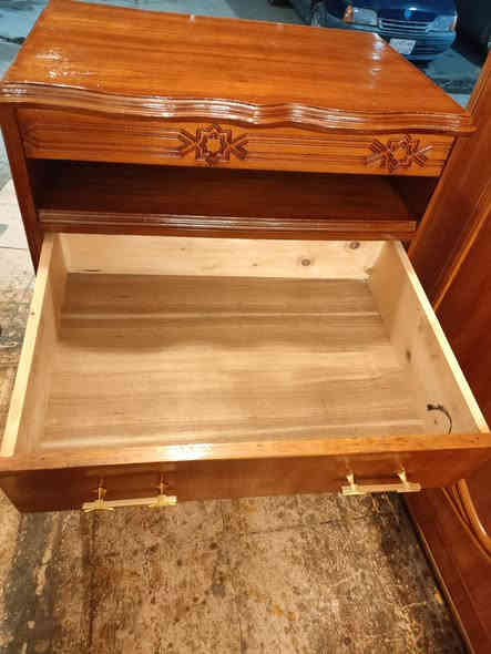 #متابعينا_الكرام 
#مجرات_شغل_عراقي_درجه اولى شرط ثقيل جداً نضيفه جدا قياساتها  الارتفاع 125سم العرض90سم العمق 60سم 
#تخت_نفر_شغل_عراقي ثقيل درجه اولى نضيف 
 مستعدون لشراء غرف النوم والقناصير المستخدمة
للاستفسار مراسله الصفحه او الاتصال على  الارقام التالية 
***********📲 واتساب 
***********📲 

📍 العنوان موصل الجانب الايمن دوره الزنجيلي📍
💙تابعو صفحتنه ليصلكم كل ماهو جديد وحصري💙
