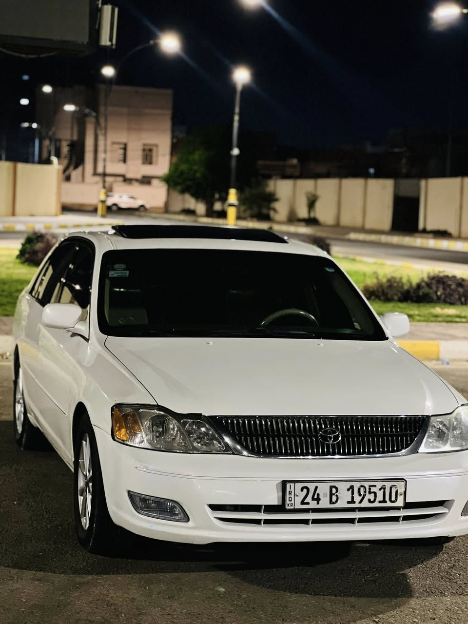 السلام عليكم 
تويوتا افالون 2000 امريكي فول مواصفات 1/1 xls
السياره جديده جدا مكينة جديده مكينه 6 سلند 3000 
السياره بيها كم مكان صبغ قماره مكفوله لا شاصي ولا لغد 
منظومة تبريد جديده راديترات جديده ادامة كامله على المكينه 
تخم تاير جديد حداديه جديده 
مواصفات السياره 
-فتحة سقف طكتين 
-كشنات كهرباء 
-كشنات تدفئه 
-كشنات خزن 
-سستم سماعات jbl مع دمام
-مثبت سرعه 
-شاشة معلومات بلاديه 
-كاميرا خلفيه 
-داخل مغلف جلد 
مكان السياره الانبار الرمادي 
سعر السياره 95 ورقه وبيها مجال 
رقم الهاتف ***********
