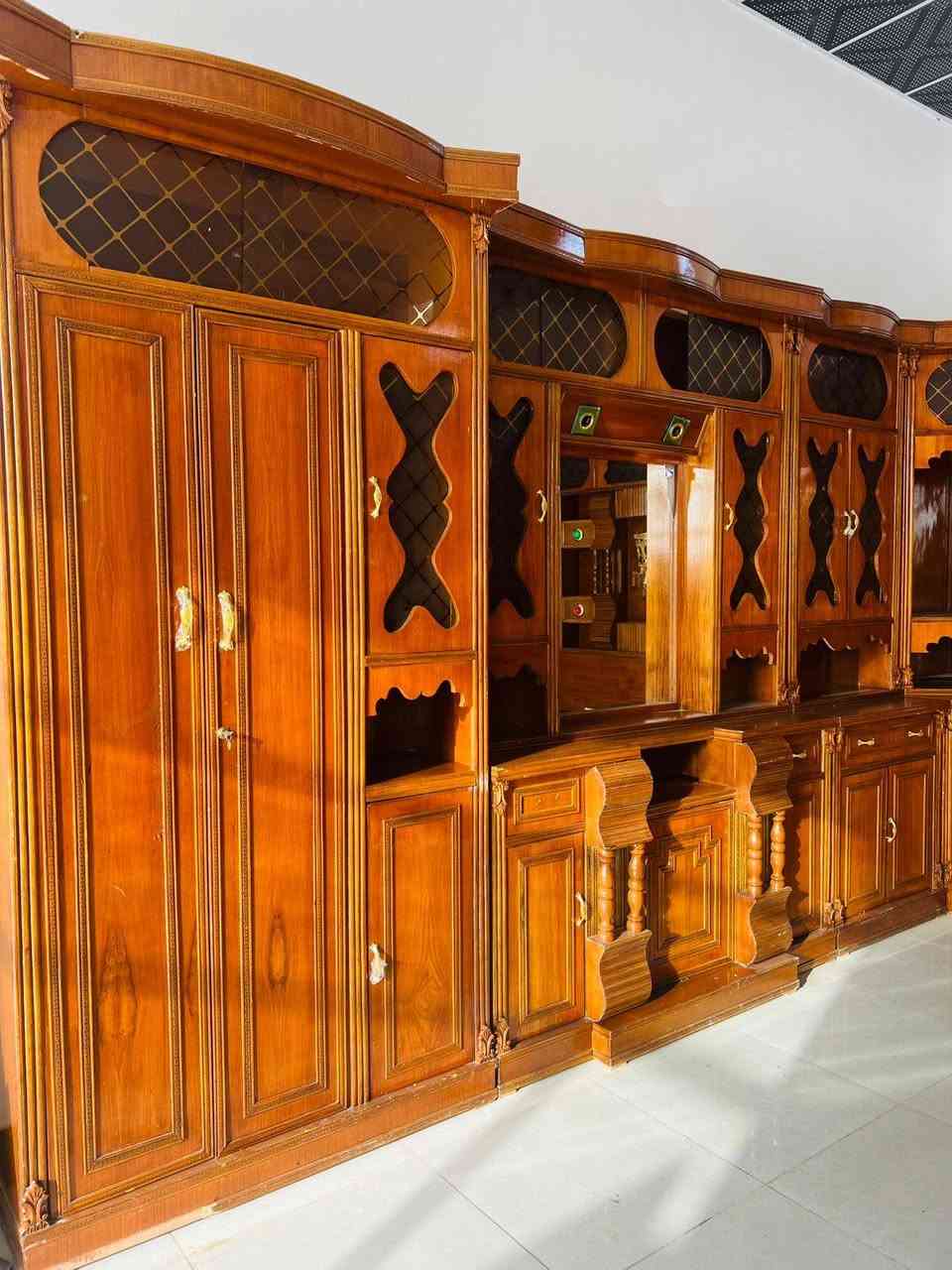 غرفه نوم صاج عراقي فصال حطاطه جديده استخدام قليل السعر  مليون 275 وبيه مجال بسيط ***********
