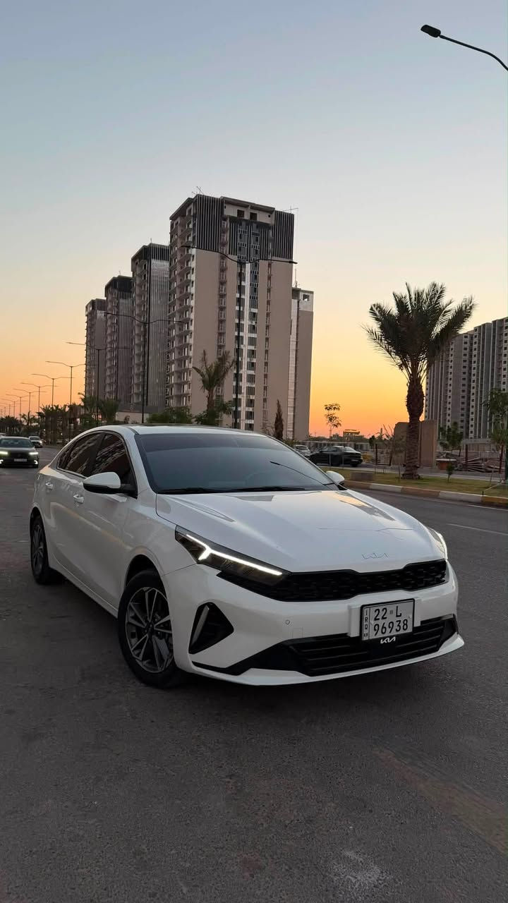سلام عليكم
كي 3لبيع موديل 24

ماشيه 42الف حقيقي 

سياره معروفه مواصفات الكي 3

بيه pdrبجاملغ الامامي. 5اصابع 

وبجاملغ الخلفي جوه قبق البانزين 5اصابع شغل حلو ومببين ابد 
رقم اربيل وباسمي 

سعر السياره 135وبيه مجال 

سياره حيل جديده ومكانه شارع فلسطين 

***********
