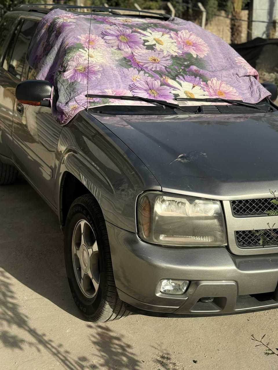 السلام عليكم 
بلايزر موديل2008
فئه lt سياره نضيفه حيل  اي نقص مابيه 
بيه بس بنيد صبغ عدا هاي مكفوله 
مكينه كير  شرط ع تراي 
***********
واتساب ***********
مكان سياره الكاظميه  
السعر 120وبيه مجال حك الجيه
