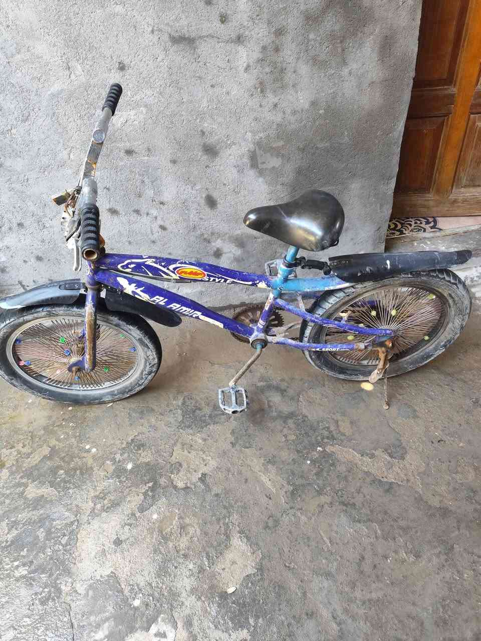 سلام عليكم بايسكل للبيع جاهز من كلشي كامل سعر 45 مكاني ابي الخصيب محيله ***********
