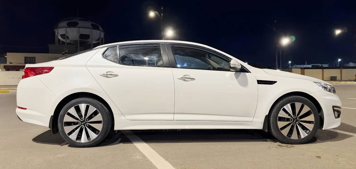 كيه أوبتما
موديل 2013 وارد خليجي فول مواصفات
محرك 2400 دوش كفاله + كير كفاله وضع الشركه 
كفاله عامه من الصبغ والبارد
تبريد قطعتين تدفئة شغال
تخم تاير جديد 
ماشيه 82 حقيقي
السعر 158$
العنوان الرمادي جويبة
***********
***********
