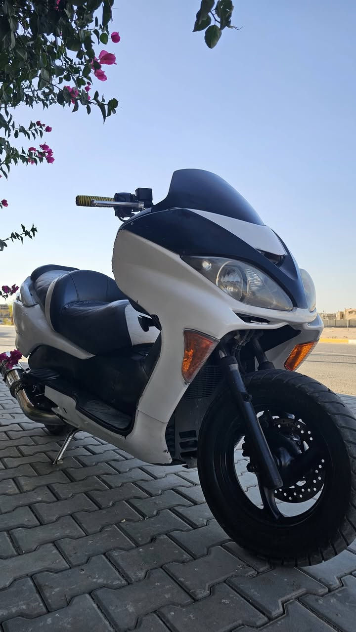 فورزا 08
الدراجة كهربائياته شغالة 
كلجات رياضية 
صالصنة رياضي 
مكينة 250cc
فول بصمة 
نظافة 70%
ب 675 بيها مجال للطيبين و اذا مراوس بعد احسن
مكاني كربلاء 
***********
