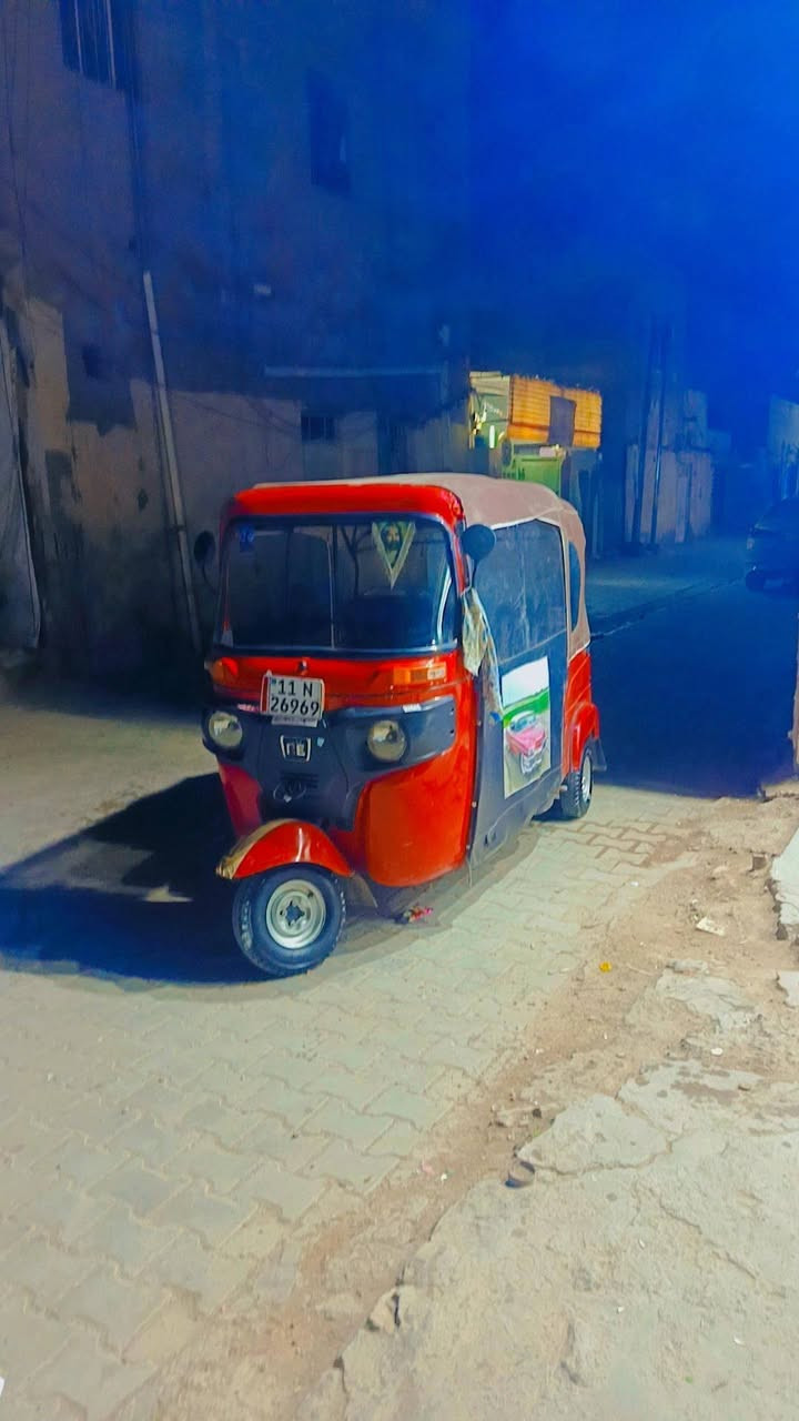 تكتك مديل 2022حمره بيها صفحه مضروبة وما معمره تكتك خير من الله تخم تاير وسبير وزوج زنون أصلي دمام مرقم إنكليزي دوشمه جديده حمره*********** السعر ٨ وبيهاه مجال حك الجيه
