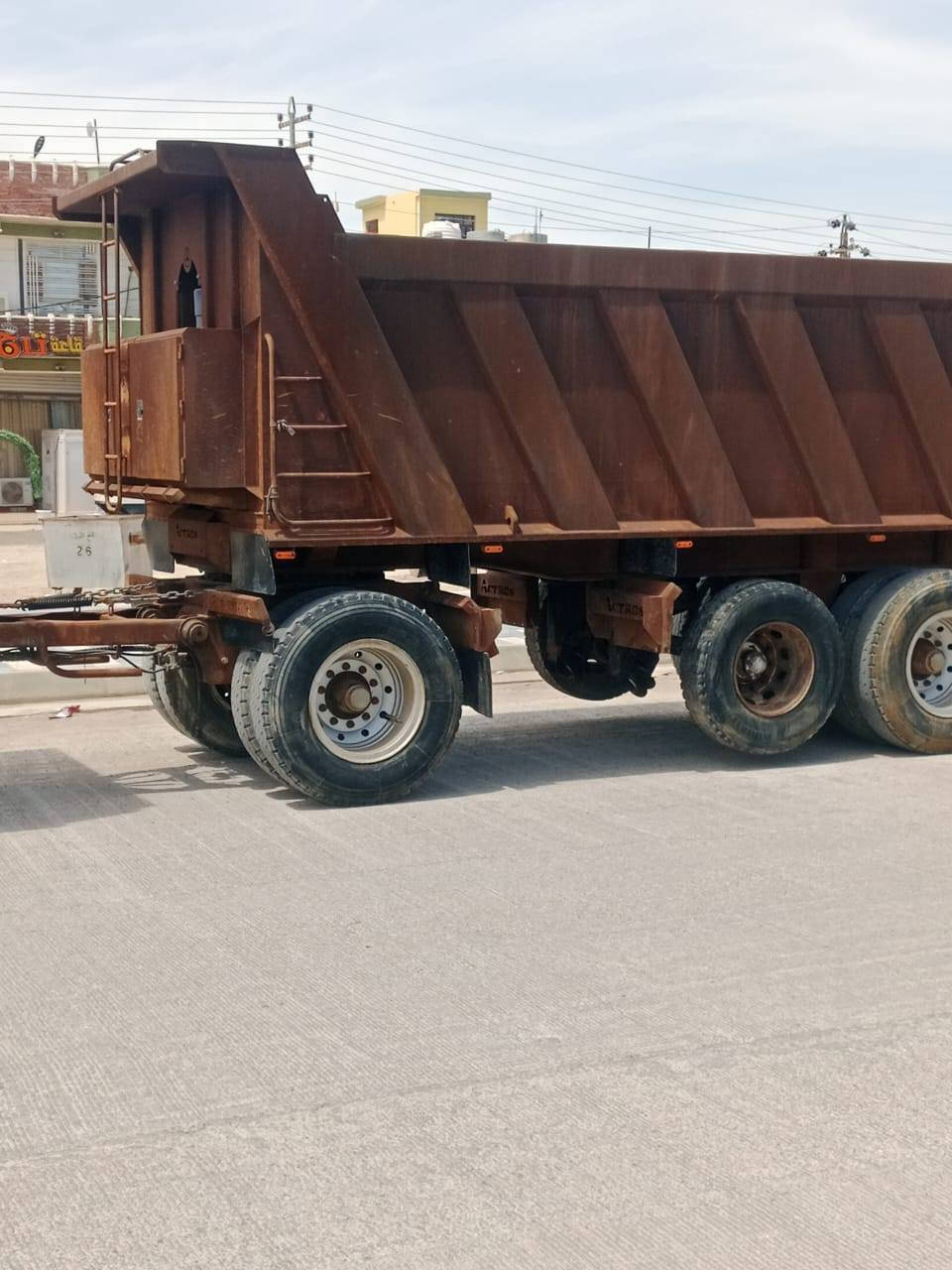 سلام عليكم مقطورة للبيع موديل ٢٣ شغل عباس ناموس سعر ١٧٥ مكان ديالى ***********
