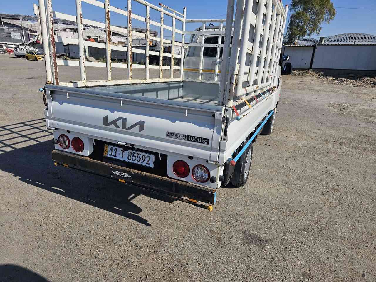 كيا مسكر فول مواصفات وتماتيك موديل 2023 كفالة عامة مكان ديالى بعقوبة السعر 210 مكلف بل نشر التواصل عل رقم بس ***********
