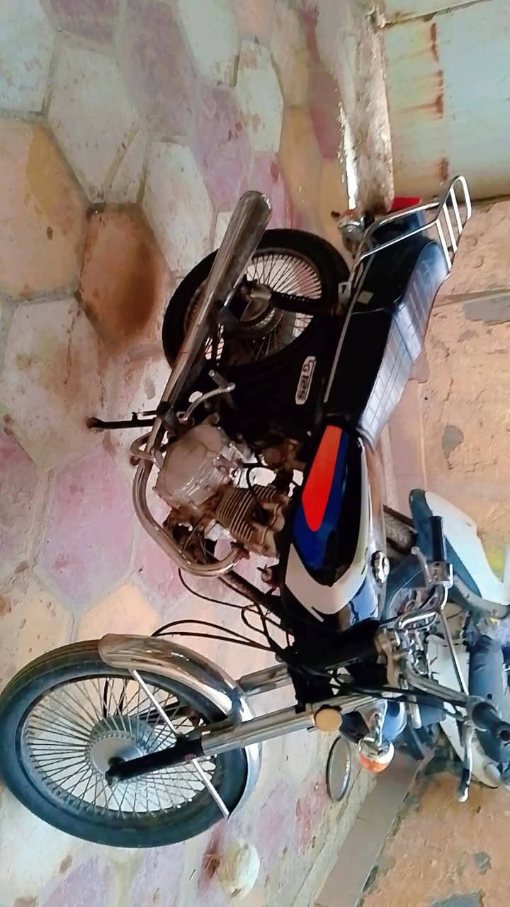 دراجه موديل 2019 كامله كفاله عامه اوراق اصوليه دراجه جديده ونضيفه وكلها شغاله سعر 650 بيها مجال بسيط مكان ناصريه قلعه سكر  حي لعسكري رقم صاحب دراجه مكلف بنشر *********** بي وتساب
