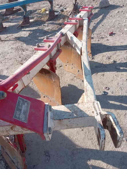 للبيع كافت انواع اليات الزراعيه عنوان كركوك مفرق شوان *********** ***********
