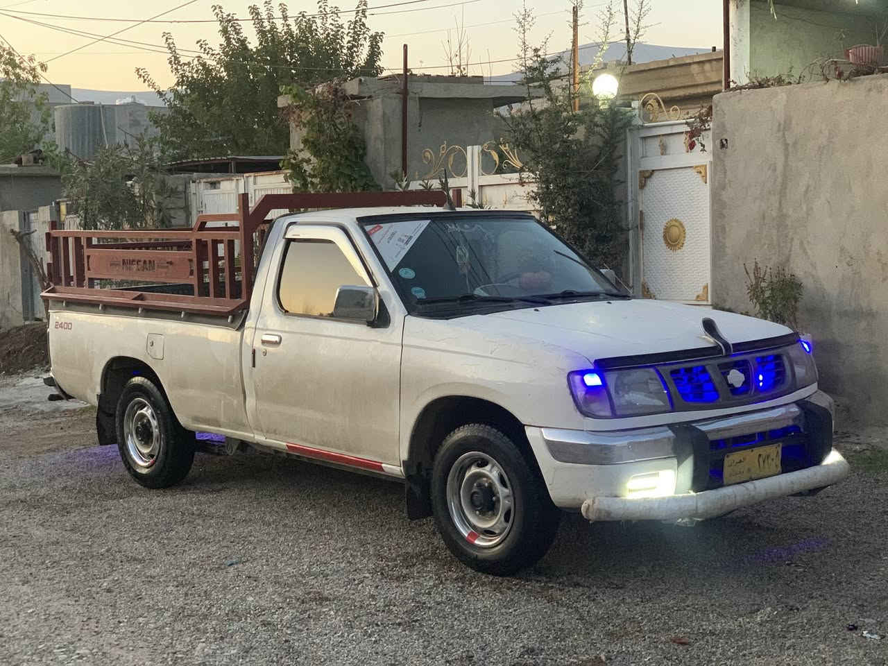 نیسان 2001 ئارم پلاسیکی سلێمانی بە شەرت داعمولێداوی بەشەرت پێشی بەشەرت   تەبریدە  لەسەر سویچ   پاوەرنیە گێرو مەکینەئەکسل بەشەت  جوار تایەی تازە لەژێرە جەمچەو ناوبۆدی تازە  کامل جونکاری بۆکراوە سەیارەکە مالی دۆستە  سەیارەی ماعرز نیە هی مال خۆمە  ***********
