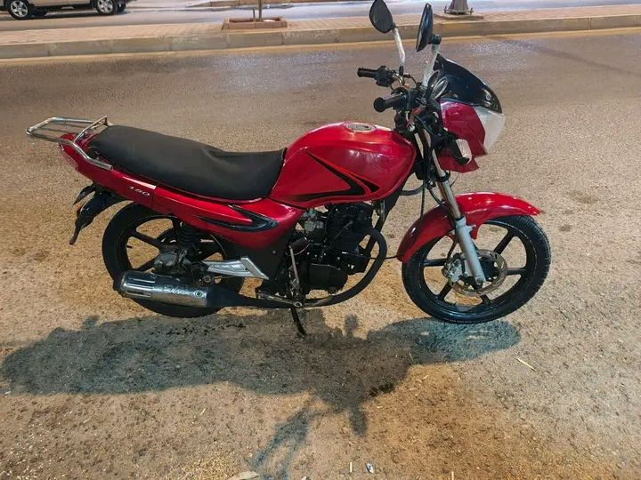 دراجه سايم للبيع السعر 600 بيه مجال جديده كهربائيات كله شغاله مكفوله من كلشي محرك بلادي عنواني الرمادي حي ضباط للاستفسار على رقم ***********
