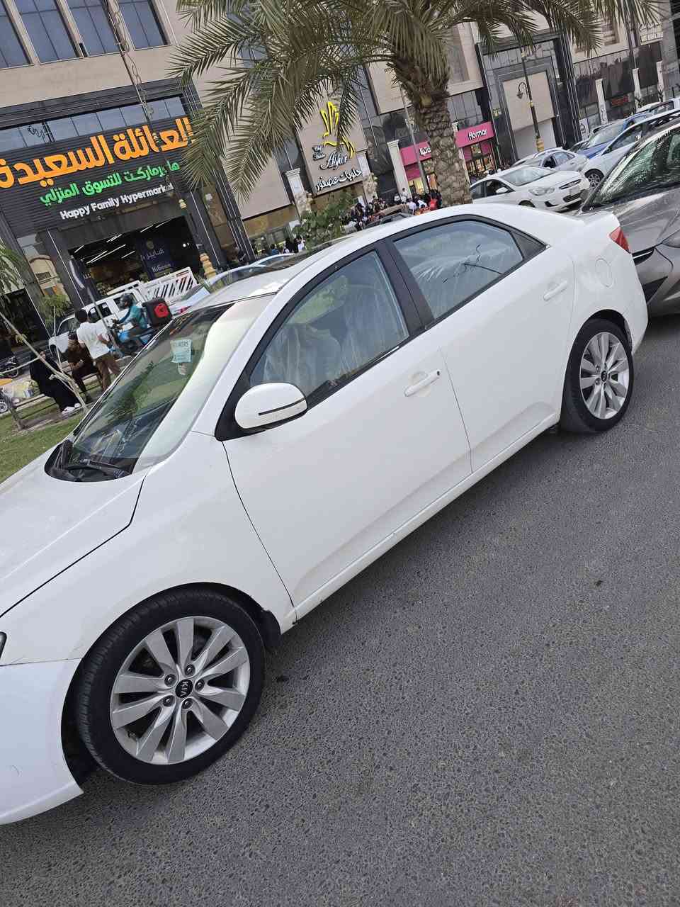 سلام عليكم سيراتو مديل 2013 سياره جاهز للخير كير مكينه محرك حداديه تبريد ثلج كله كفاله رقمه اربيل سننويه نافذه سياره  مصبوغه عام  لجماليه مكفوله من كلبه وتجيه وعيب شرعي سعره ٧٥ بيه دحجه بلباب مامصلحه ***********
