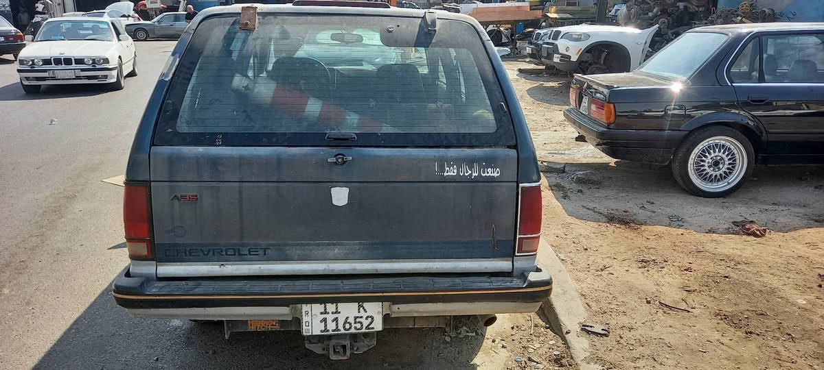 السلام عليكم للبيع بلايز جيمي موديل ١٩٩٤ اوتوماتيك اكسل  مكانها بغداد مجمع مشن السعر ٣٥ ورقة وبيها مجال  سنوية وهزة جديد الاتصال بالرقم ***********
