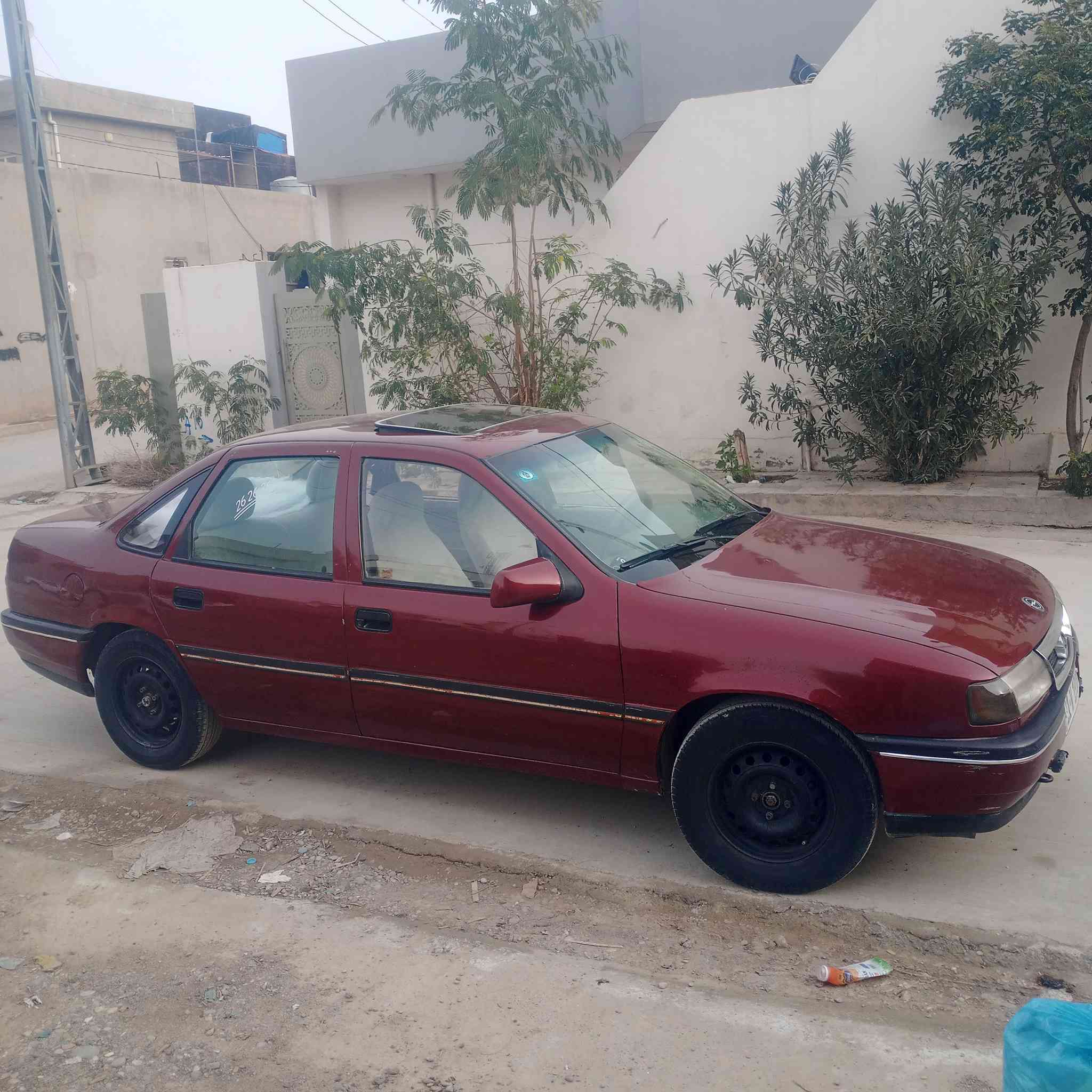 اوبل فيكترا موديل 92 محدثه 95 كير اوتوماتيك سقف سلايت حجم السياره 18 تخم تاير جديد مشروع وطني مابيها ضربه ولا خياس على بلاد الشركه مكان السياره كركوك سعرها 46 يرهم مراوس حسب القناعه *********** الشراي يخابر
