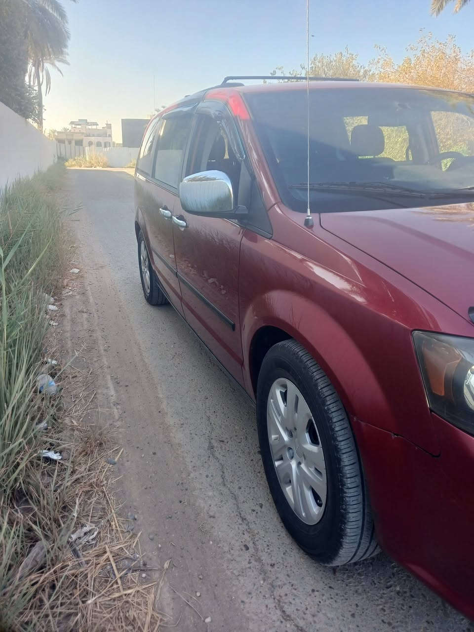 سلام عليكم دوج كرفان موديل٢٠١٦ موصفات عاديه سياره بلاديه على وضع الشركه حادثها جاملغ وربع البنيد صبغ مكينه٣٦٠٠ عنوان بغداد*********** للبيع او مراوس حسب القناعه
