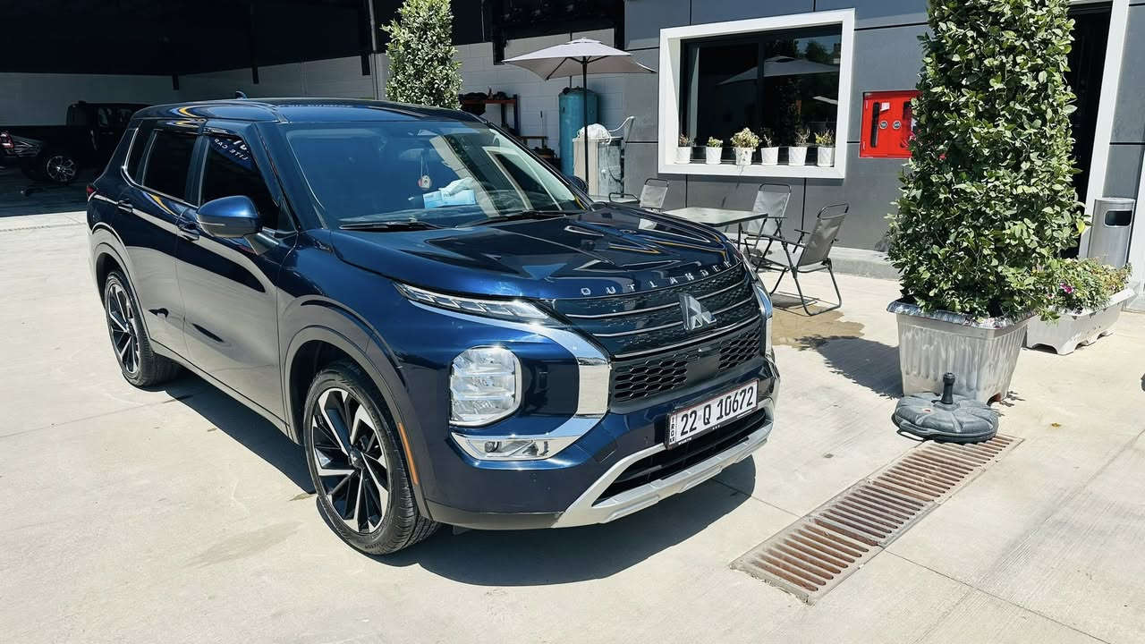ميتسوبيشي اوتلاندر 2022 SE
سعر 216  ورقة 
* وارد  امريكي
*محرك 4 سلندر
*حجم المحرك 2500cc
🔵المواصفات: 
*7 راكب 
*بصمة
*ويل كروم مقاس 20 انش
*تبريد مركزي 
*اضاءات زيون كامل
*رادار مانع تصادم امامي 
*دخول ذكي بصمة 
*تشغيل بصمة 
*كشنات كهربائية مع منفاخ للظهر
*كشنات جلد وشاموا
*تحكمات ستيرن جهتين 
*كروس سرعة
*كير شفتات خلف الستيرن 
*6 وضعيات قيادة 
*هاند بريك بصمة 
*نظام اوتو هولد 
*نظام مانع الانزلاق 
*شاشة دشبول ديجيتال 
*شاشة مركزية بتدعم نظام الابل كار بلاي 
*كاميرا خلفية

مرقم وكامل بأسمي  رقم اربيل 
كتاب تضليل كامل بأسم السياره 
صبغ بس جاملغ خلفي 
بدون دواخل 💯
بدون ايرباك 💯
مكان السياره اربيل
🔵للمزيد من التفاصيل واتساب 
***********
