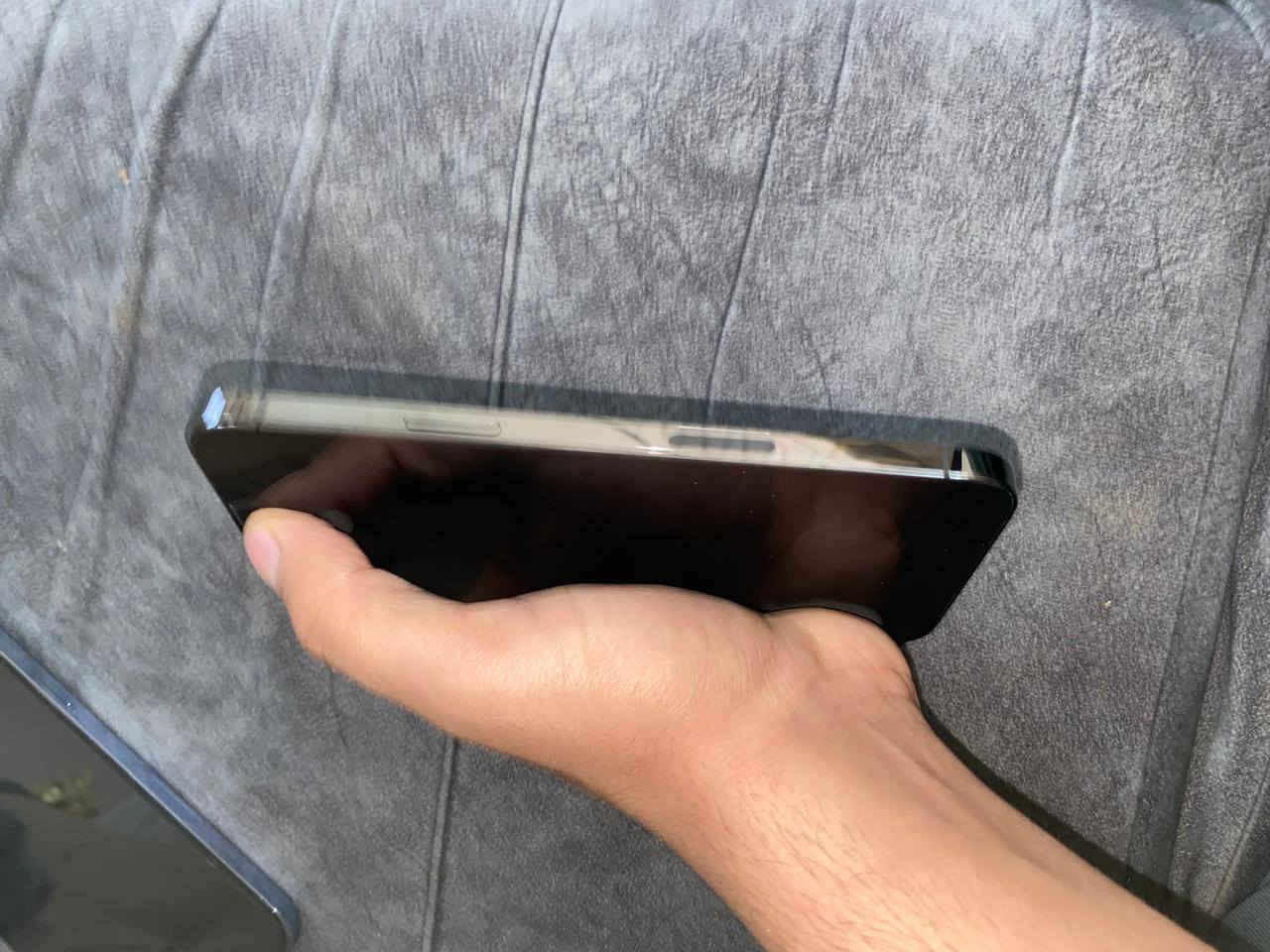 سلام عليكم . ايفون ١٣ اسود وبحري الاسود ذاكره ٢٥٦ بطاريه ٨٤ نضافه 100/100 مامفتوح امريكي ال بحري كذلك
