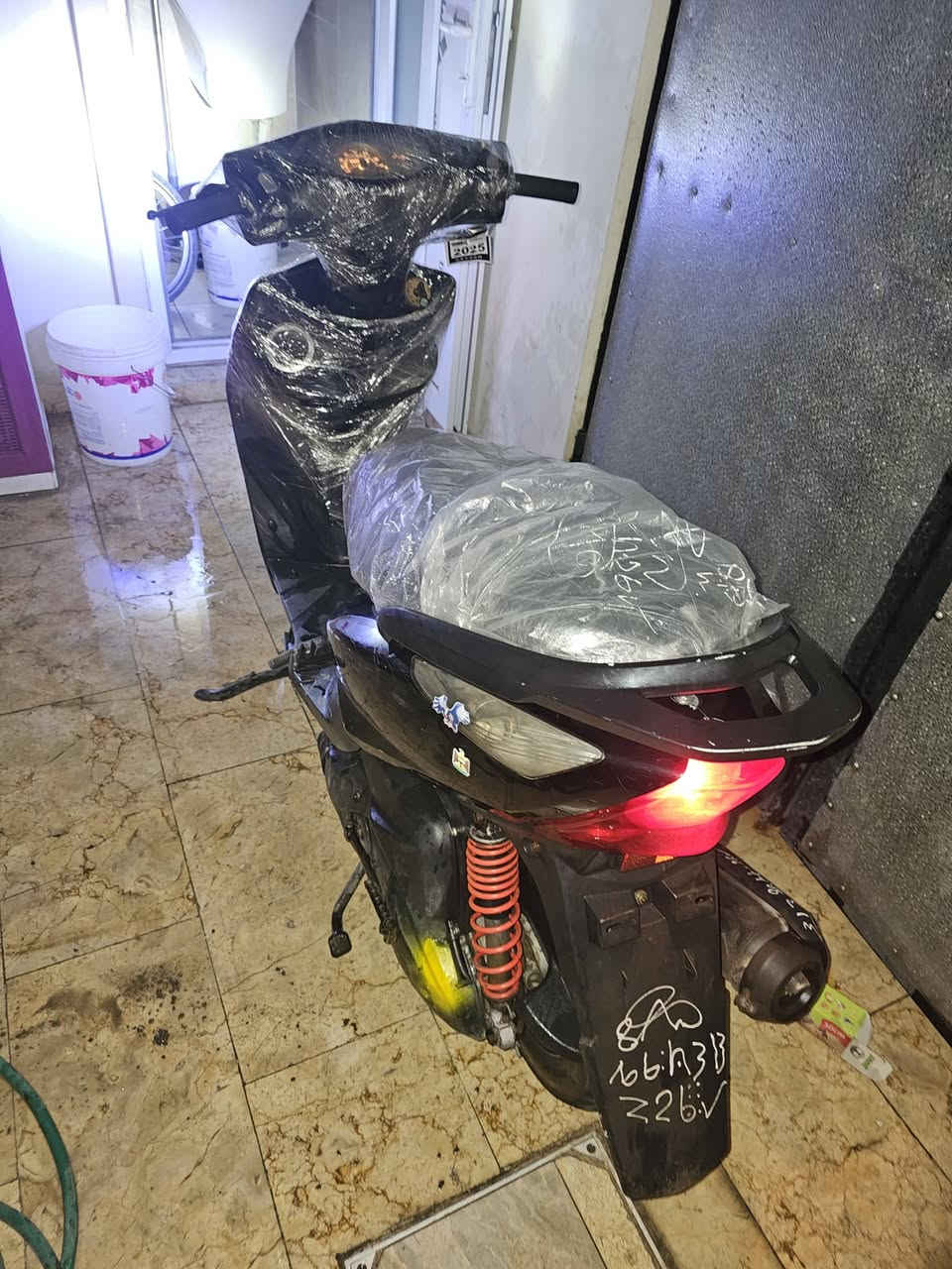 السلام عليكم دراجه ثعلب GTR 140 دراجه نضيفه مكينه مبدل ولفات فقط لا تبخير ولا تنقيص شلعه تاكل لكاع بيه نقص عرموطه مال هندر واير كيلو متر ثنينهن ميكلفن 15 الاف بزايد بيه منضومه زنون كامله سعر 550 مكان بغداد الحريه رقم ***********
