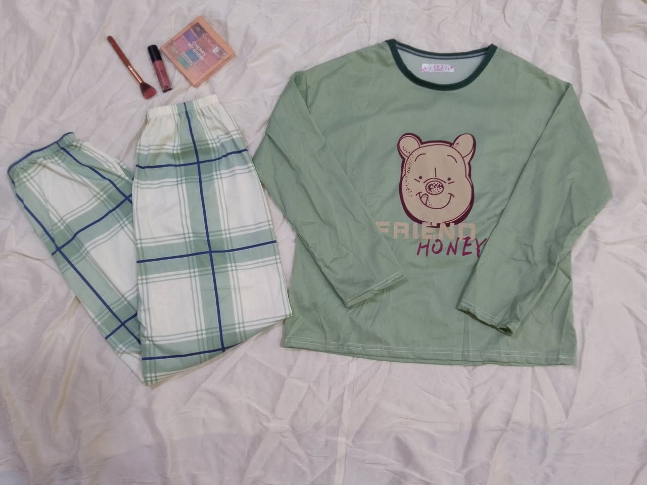 تراكات نسائية سعر 6 الاف دينار كل القياسات كل قطعه وسعرها 
#متوفر توصيل كل محافظات العراق 3 الاف دينار طيل شهر رمضان المبارك


**إذا كنت صاحب هذا الإعلان وتريد حذفه لأي سبب، رجاءا أرسل رسالة إلى الدعم الفني**