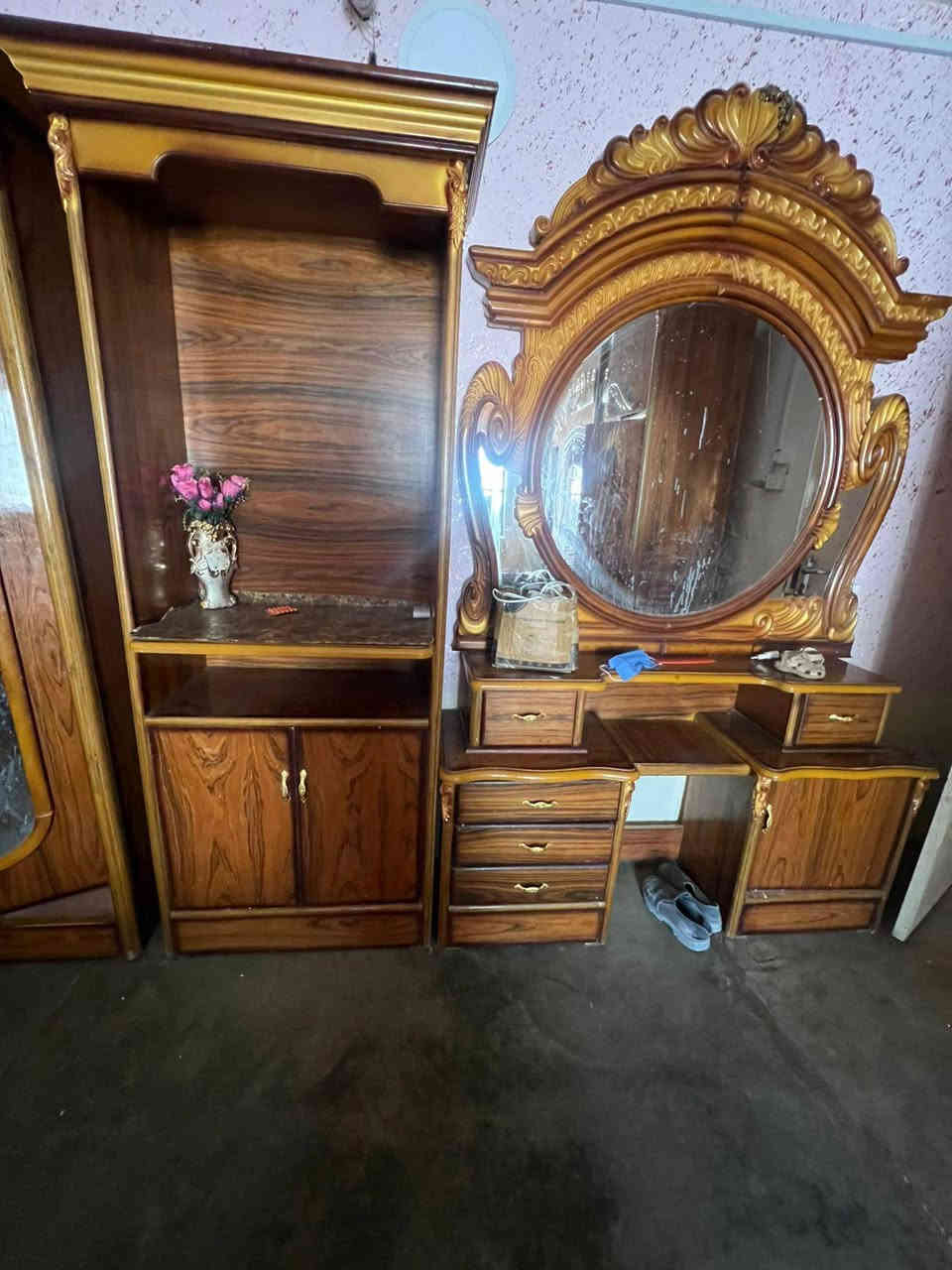 غرفه. مستخدمه للبيع 

الستفسار على رقم واتساب ***********
