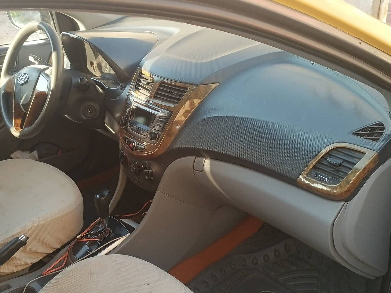 اكسنت أمريكي 16 بدون تبديل جاهزه اي نقص ما بيها بأسمي  الشراي يتصل ***********0مكانها الغراف
