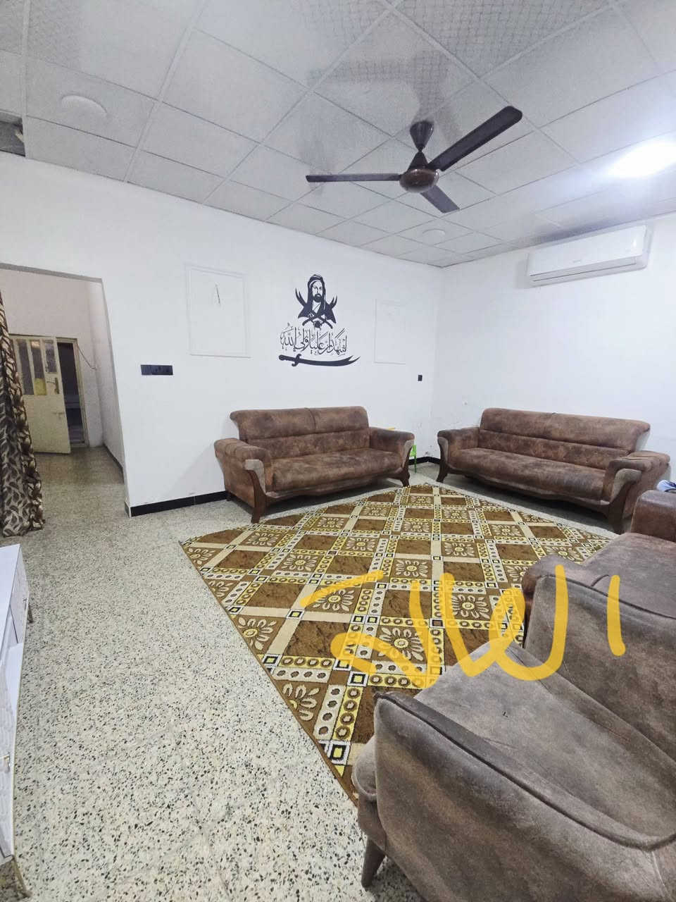 السلام عليكم بيت للبيع تجاوز ومن ضمن التمليك بغداد بوب الشام مقابل القوس بل فرع مقابيله المساحه 125 النزال 25 الواجها 5 بي غرفه وصاله ومطبخ وحمام خارجي وداخلي وطرمه اي استفسار اتصل عل رقم واتساب ***********
