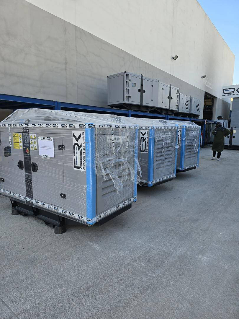🔥 عروض ما بتتعوض على مجموعات كوفو 🔥
Kovo Generator Sets
امتياز فرنسي 🇫🇷
زيرو صفر ✨
تجميع شركة تركية 🇹🇷
كتم استاندرد 👌

متوفر قدرات من 35KVA حتى 1000KVA ⚡
ومع كل مجموعة تجهيزات كاملة جاهزة للشغل 💪

✔️ خزان مازوت مدمج مع الكاتم
✔️ بطاريات
✔️ كتالوج الوكالة
✔️ كفالة  ما بعد البيع
✔️ مقاطع تحميل وفحص لكل مجموعة بإشراف المعتمد 🎥

جودة، اعتمادية، وأسعار منافسة للمشاريع والمصانع وكل الاستخدامات 🔥
للاستفسار: اكتب في التعليقات 
كم KVA  بدك ويوصلك السعر


**إذا كنت صاحب هذا الإعلان وتريد حذفه لأي سبب، رجاءا أرسل رسالة إلى الدعم الفني**