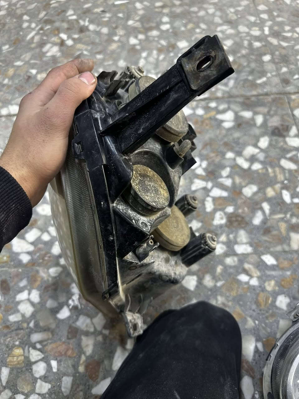 مازدات
نظيفه بس تك مكسوره اذانه
الباقي جديد
٨٥ الف زوج
حله شارع ٨٠ مقابل العاب ارض بابل 
***********
