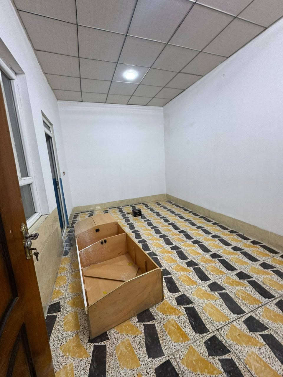 بيت للايجار في اربيل منطقة هفالان قرب الاسايش ٤٥٠ الف قفل داخل فرع
دلاليه وتامينات 
#وكيلة #هەڤاڵان #عقارات #اربيل #بغداد 
***********
