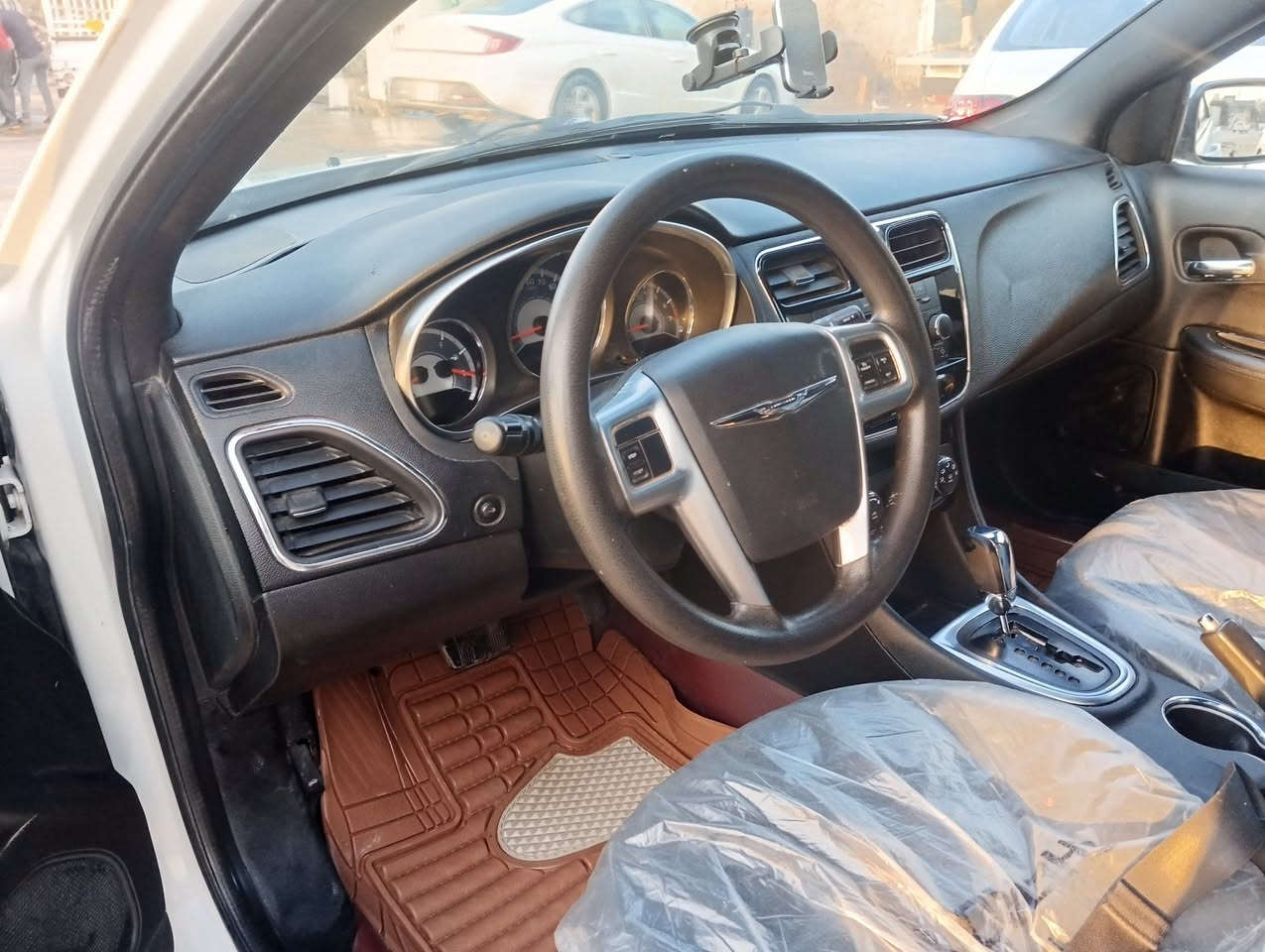 السلام عليكم مكاني بابل حله سي 200 موديل 2012 سياره جاهزه على 24 حبايه تبريد تخم تاير حداد الخلفي امامي سياره جديده على ايد شخص واحد سعر 75 رقم واسط باسمنا السياره ///***********
