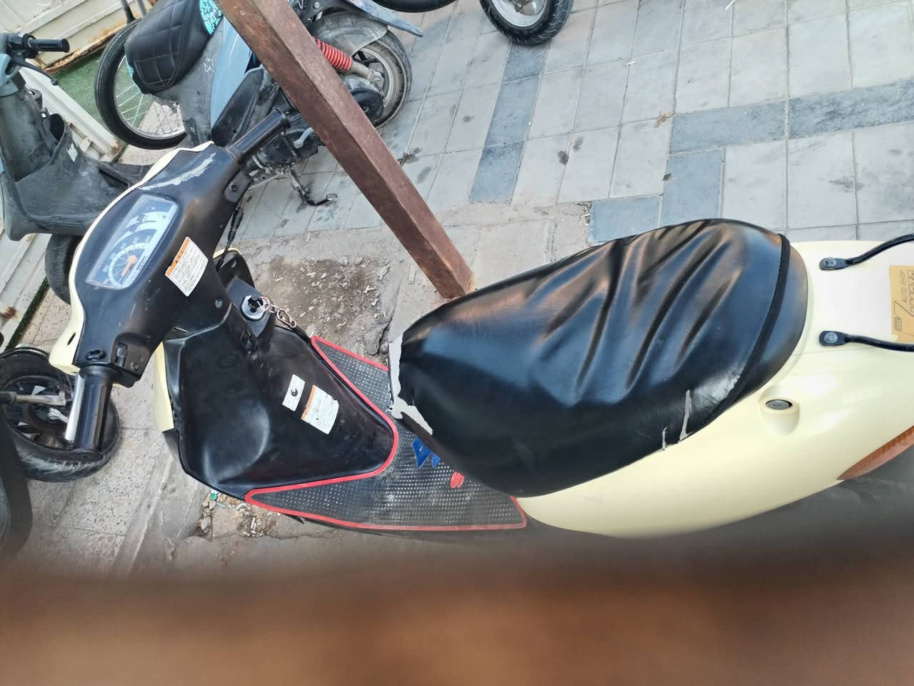 دراجه ساسوكي رياضي (بدون جنطه) كهربائيات كلها شغاله أوراق ما مفتوحه برغي كله شركه بالحقيقه احلى
***********
