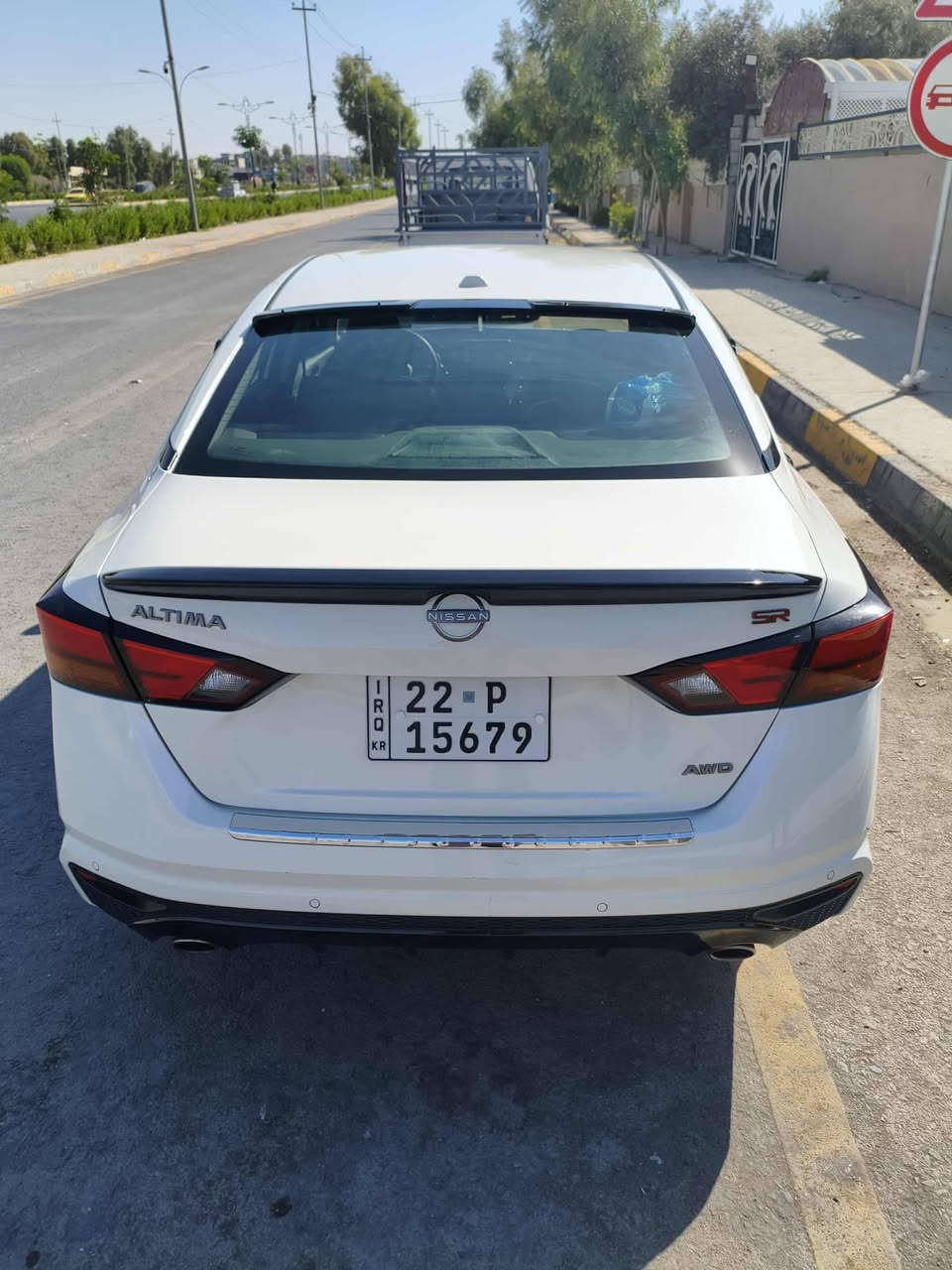 السلام وعليكم التما موديل 23 مواصفات sr ظررها موظح بل منشور جملغ ونصف الباب بدون دخل بدون اربك رقم اربيل الدولي هزه وسنويه جديد ابسمي ممشه السياره 25مايل وشرط كلشي بيها كفله وإحلا من الصوره مكان السياره كربلاء السعر 175وبها مجل بصيط للتوصل عل رقم ***********
