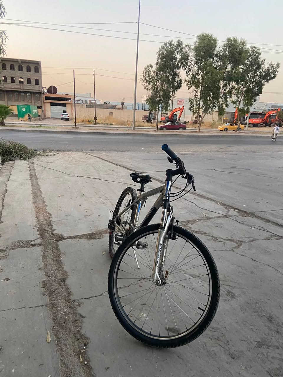 السلام عليكم 
دراجة GT
دراجة نضيفة وحلوة 
السعر 110 
رقم موبايل 
***********
عنوان موصل حي الوحدة
