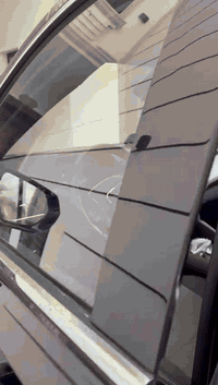 السلام عليكم 
Gmc sle 2023للبيع او المراوسة❗️
السيارة مكفولة كفالة عامة 
كلين تايتل بيها بس بالقمارة اثر طلقة واكع عليها وما مبينة اصلا 
-ماشية 20kmفقط..
مغلفة ppf السيارة //تعتبر بحالة الوكالة برغي ما مفتوح بيها
✅باقي مواصفات الsleمعروفة✅
رايدها ب54500$وبيها مجال ان شاء الله 
مكاني بغداد الزعفرانية ***********
