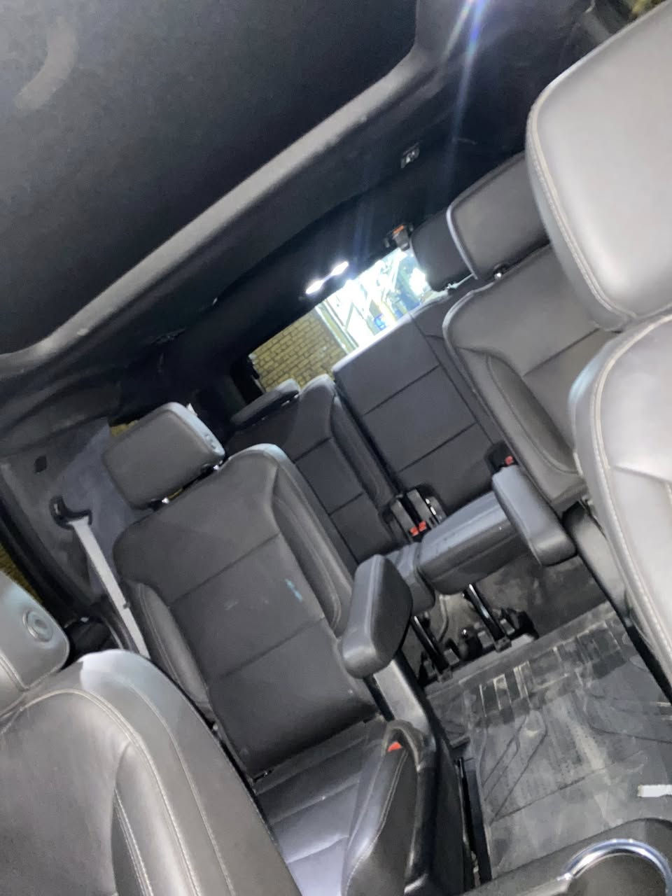 تاهو z71 فول مواصفات . مديل 2023 .
وارد أمريكي تبديل قطعتين فقط بنيد و جاملغ الأيمن . 

ماشيه 1222 مايل حقيقي 

فحص مؤقت 

مكاني بالعماره 

السعر 410 ورقه و بيه مجال 

للاستفسار ***********
