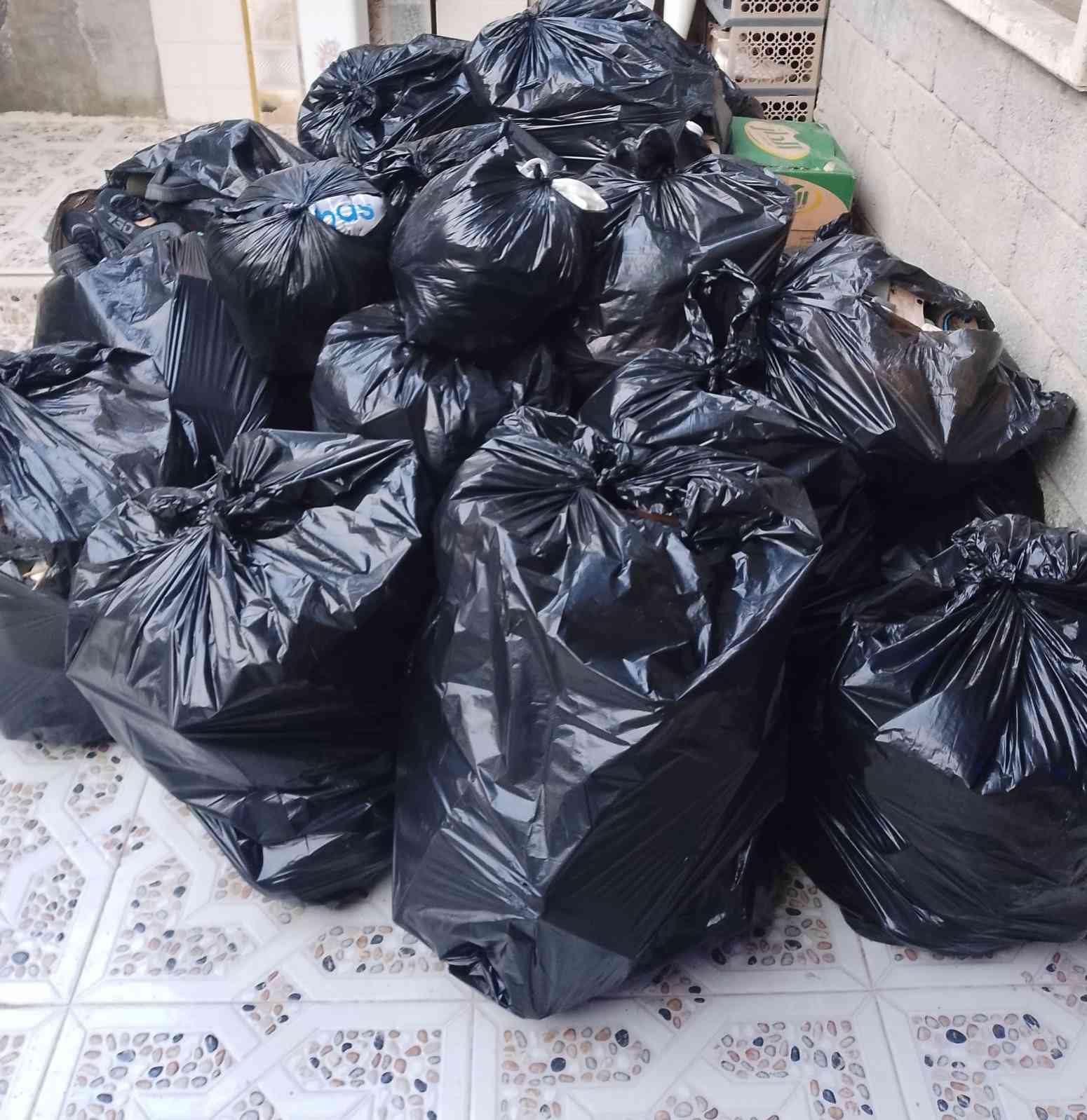 السلام عليكم عندي محل احذيه للبيع الغراض شلع جرد يرهم ***********
