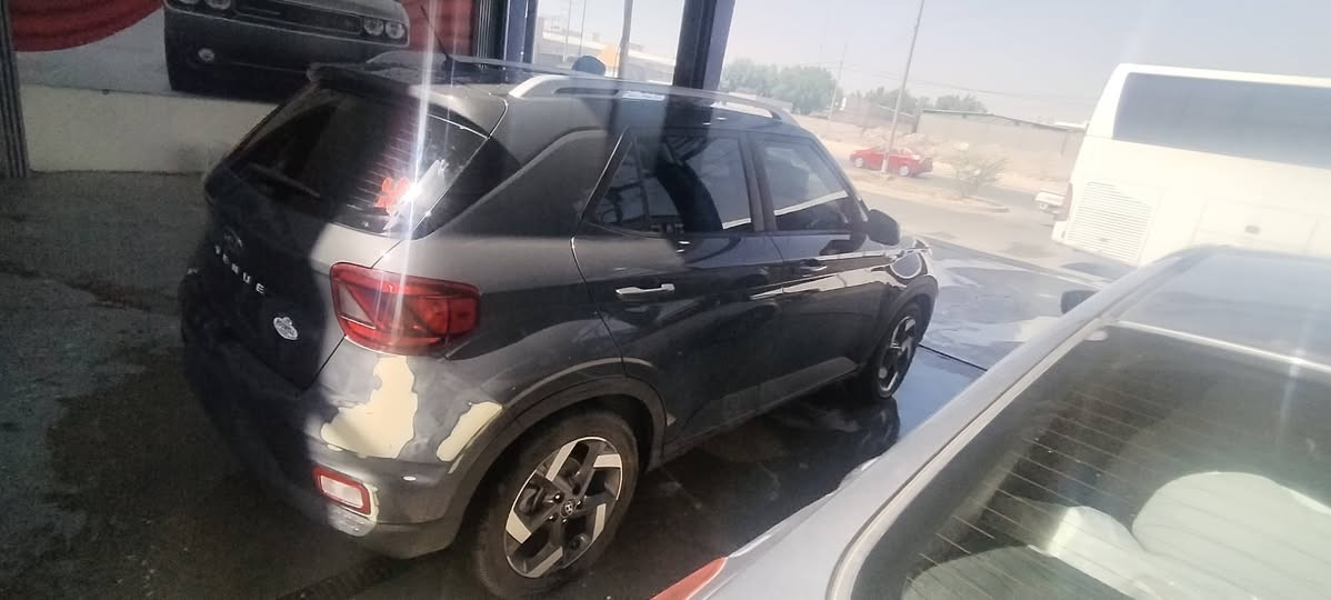 هونداي فينو ٢٤ ماشيه ٤٠٠٠ وارد أمريكي السعر 140 وبيها مجال ***********
