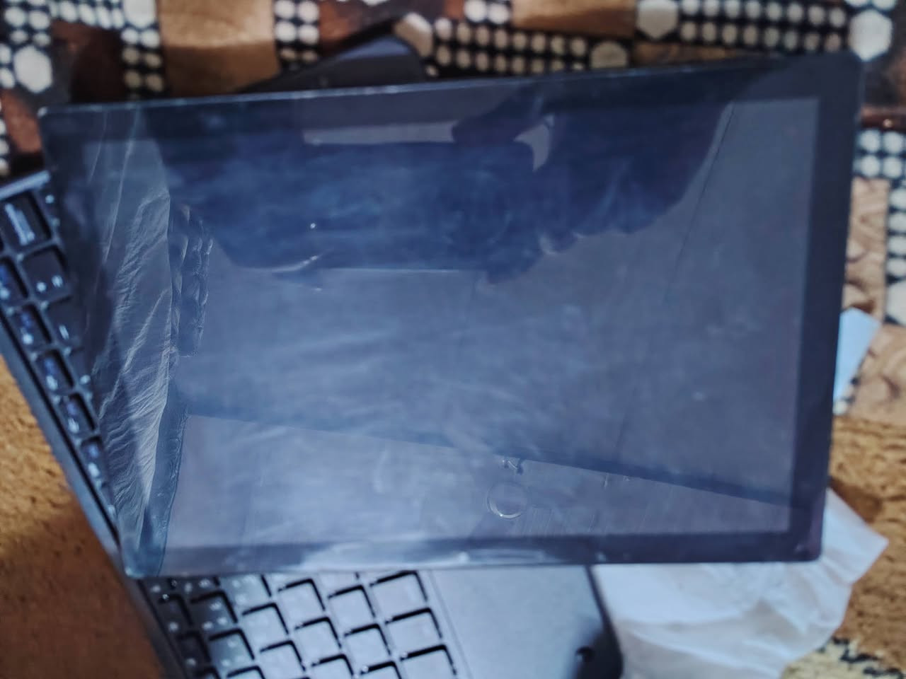 السلام عليكم من رخصت الادمن ايباد للبيع من نوع Luxury Touch F16 استخدام قليل السعر 130مكاني بلقاسم رقم الهاتف ***********
