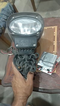 مصباح يدوي • هيلوجين زنون • محول ١٢فولت