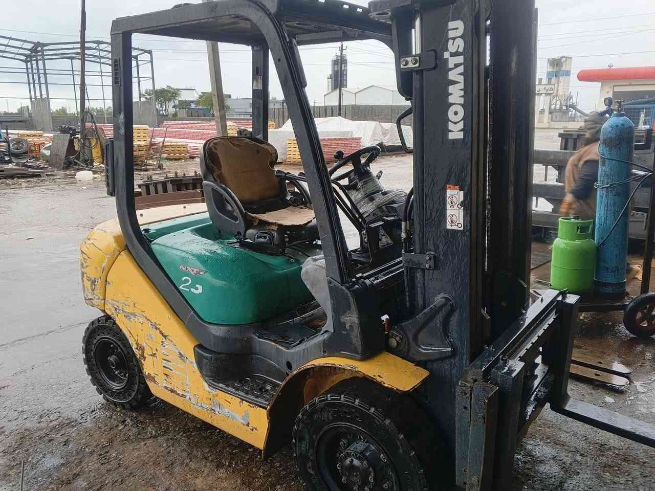 سلام عليكم
للبيع رافيعة كوماتسو

موديل 2008 محرك كير ينمار

3حركة 2.5طن

جوب ناصي رافيعة بيلادية 

سعر 55شوية مجال 

عنوان كلار ***********
