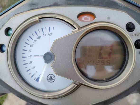 السلام عليكم
للبيع فقط بدون مراوس.
سكنز فحل نوزل خطين بلاديه وشغاله من الطول للطول برغي تجاري مابيها مختمه ختم واحد ويه المكينه الدراجه خرسه مينسمع الها صوت شغاله نكره بكل وقت تجي وتفحص وين متريد الدراجه ماشيه 17 آلف بعدها بالجيس سعر الدراجه 450 الف  وبيها مجال قليل حك الجيه مو شراي اعبر المنشور للاستفسار اتصال فقط خاص مغلق ***********
