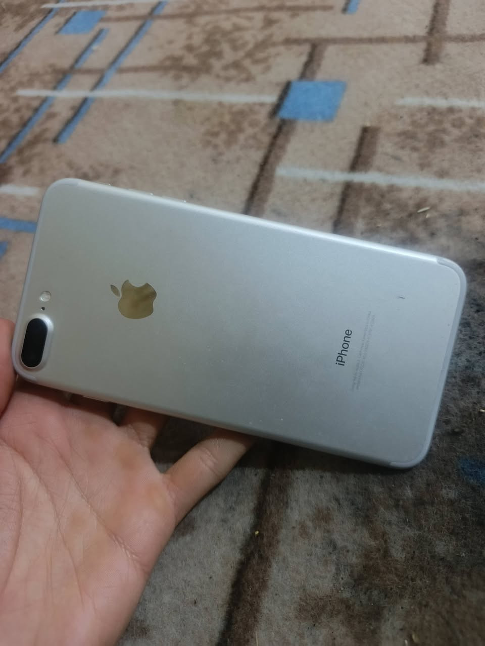 سلام عليكم ايفون 7 للبيع ١٢٥ وبي مجال بسيط مبدل شاشه وبطاريه مكان سوق الشيوخ, ***********
