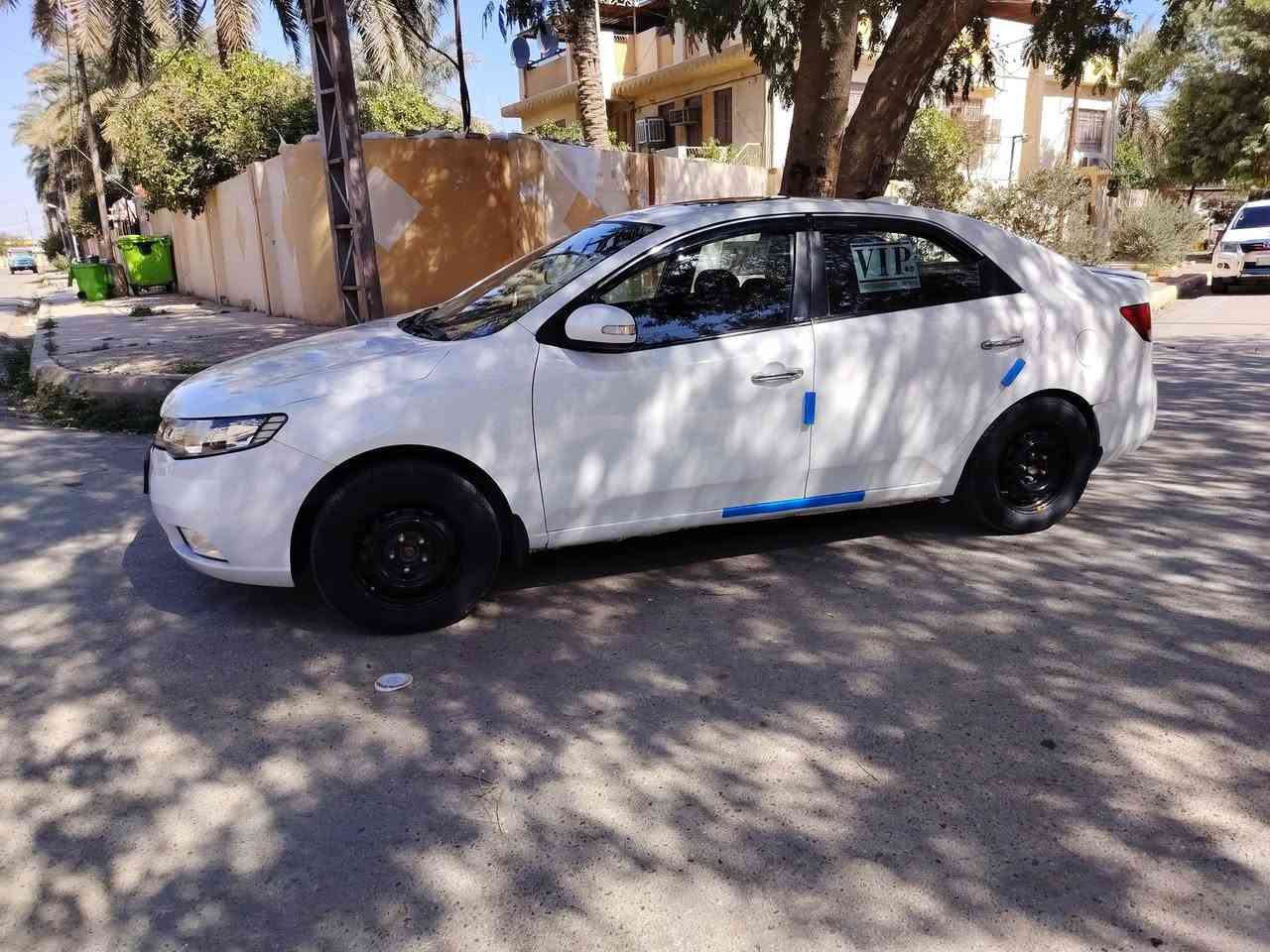 السعر 84 وبيهه مجال 
سيراتو 2011 رقم أربيل سنويه جديده رقم جديد
تخم تاير جديد
محرك وكير جدد
حداديه جديده
كير اوتو 6 نمر
سياره فول مواصفات فتحه بصمه كامره
السياره صبغ عام بدون اي ضرر
سياره مال جناي جاهزه من كلشي 
مكان السياره واسط قضاء الصويره طريق المطار 

***********
